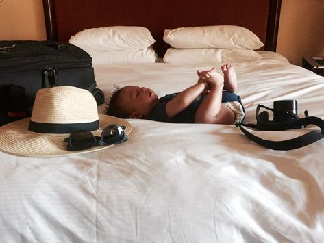 Traveling with Baby Tips for New Moms on how to vacation and travel with a newborn baby. Everything you need for travel with a new baby Baby Tips For New Moms, Best Baby Items, Traveling With A Baby, Tips For New Moms, Casual Entertaining, Tips For Traveling, Long Flights, Baby Tips, Baby List