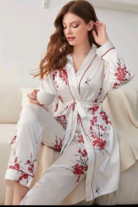 Women Nightwear Outfit, Elegant Pajamas, Elegant Loungewear, Women Nightwear Dresses, Night Wear Dress, Pijamas Women, Satin Pj Set, Pajama Fashion, Sleepwear Fashion