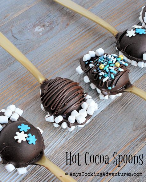 Hot Cocoa Spoons, Cocoa Spoons, Diy Hot Cocoa, Hot Chocolate Spoons, Diy Hot Chocolate, Hot Chocolate Gifts, Cake Pop Molds, Chocolate Spoons, Christmas Food Gifts