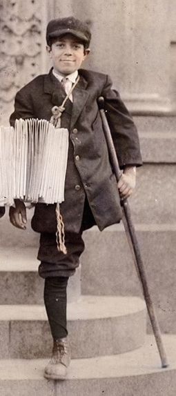 Newsboy Strike Of 1899, Victorian Poverty, Newsies Jr, Newspaper Boy Hat, Steampunk Elements, Ouji Fashion, Theatre Education, Child Portraits, Child Labour