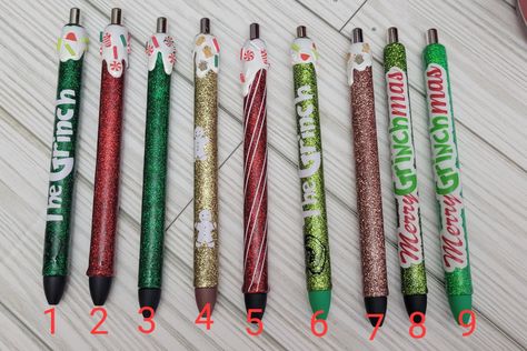 Christmas Pens Epoxy, Christmas Epoxy Pens, Grinch Gingerbread Man, Pens Epoxy, Glitter Gel Pens, Epoxy Pens, Resin Pens, Pen Ideas, Custom Pen