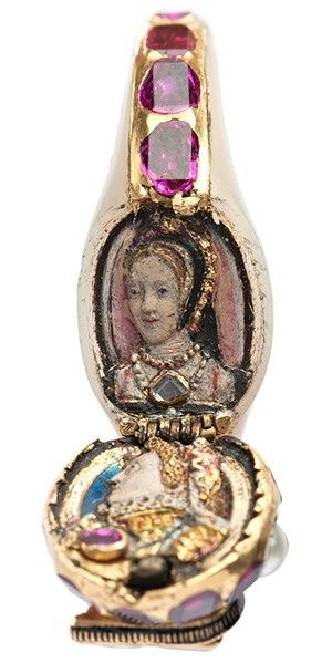 Elizabeth I's personal ring, including a picture of her mother, Queen Anne Boleyn | by lisby1 Tudor Monarchs, Wallis Simpson, Tudor Dynasty, Locket Ring, Tudor History, Locket Bracelet, King Henry, Historical Jewellery, Henry Viii