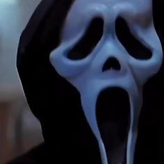 Do You Like Scary Movies Scream, Scearm Movie, Scream Movie Videos, Scary Movies Aesthetic, Scary Movie 1, Kenan E Kel, Scream Actors, Ghost Video, Ghost Movie