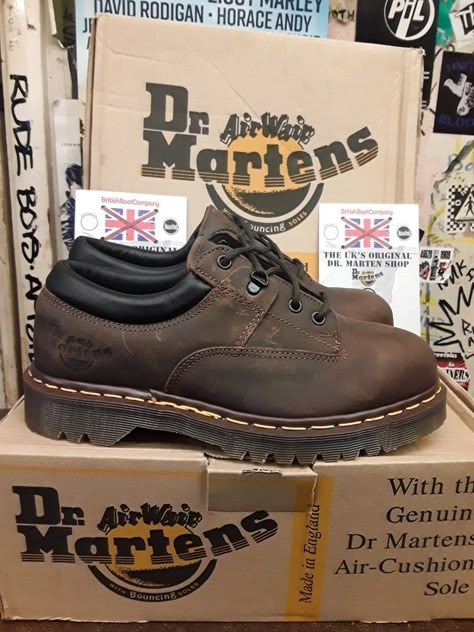 Vintage Doc Martens, Brown Dr Martens, Dr Martens Vintage, Steel Toe Shoes, Brown Dress Shoes, Funky Shoes, Brown Leather Shoes, Shoes Vintage, Brown Shoes