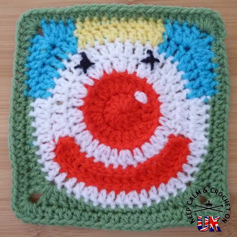 https://keepcalmandcrochetonuk.files.wordpress.com Crochet Organizer, Crochet Blocks, Crochet Design Pattern, Crochet Tutorials, Crochet Square Patterns, Granny Squares Pattern, Fun Crochet Projects, Granny Square Crochet Pattern, Diy Crochet Projects