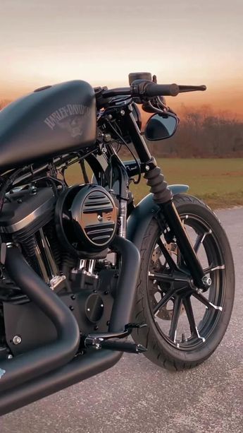 Harley Davidson Motorcycles Sportster, Harley Davidson Video, Adventure Bike Motorcycles, Motos Bobber, Custom Motorcycles Bobber, Sportster Bobber, Harley Davidson Iron 883, Harley Davidson Wallpaper, Custom Street Bikes