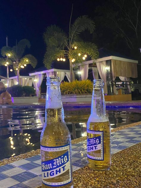 sometimes u really just need a break and a bottle of san mig Peace Of Mind Photos, Bar Prank Pic, Gsm Blue Mojito, Gsm Blue, Prank Photos, San Mig, Blue Mojito, Soju Drinks, Drunk Pictures