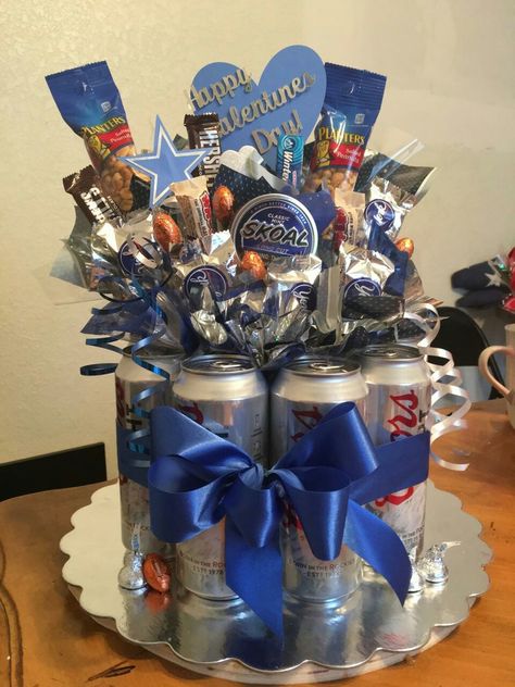 Beer Retirement Gifts, Beer Crafts Diy Gift Ideas, Father’s Day Candy Bouquet Ideas, Father’s Day Beer Basket, Fathers Day Beer Bouquet, Beer Fathers Day Gift Ideas, Fathers Day Gifts Ideas Diy Basket, Fathers Day Gifts Baskets Ideas, Father’s Day Gift Basket Ideas