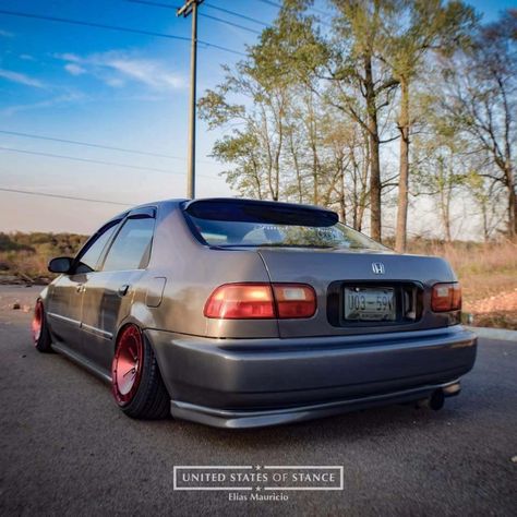 95' #Honda #Civic_Eg_Sedan #Em1 #Slammed #Stance #Modified #JDM 95 Civic Sedan, Civic Ferio, Honda Civic 1995, Civic 2000, Civic Jdm, Honda Civic Vtec, Civic Car, Civic Eg, Jdm Honda