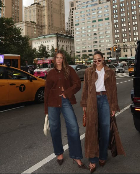 Suede Jacket Fall Outfit, Fall In New York Outfits, Lace Fall Outfits, Low 60s Weather Outfit, March Europe Outfits, Nyc Fall Fashion 2024, Winter Ideas Outfits, New York Fall Outfit Street Styles, Shopaholic Aesthetic