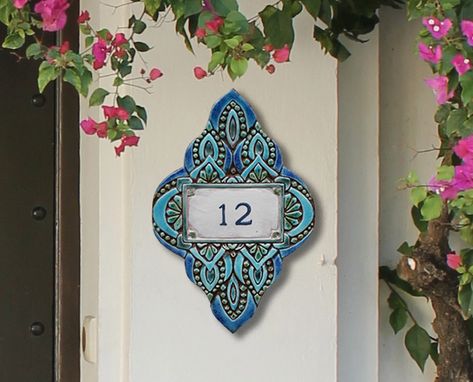 ​Unique house numbers for your home entrance Clay Numbers, Tropical Yard, Number Plate Design, Unique House Numbers, House Number Plates, Ceramic House Numbers, Fire House, House Number Plaque, Hobbit Hole