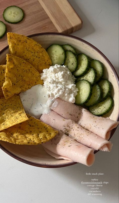 Healthy Lunch To Go, Eggs Protein, Cucumber Chips, Toast Avocado, Avocado Eggs, Healthy Chips, Bakery Foods, Healthy Food Inspiration, Turkey Meat