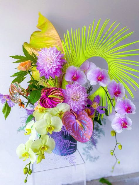 Eye Candy: Pinterest Favorites This Week Tropical Flower Arrangements, Ikebana Flower, English Room, Ikebana Flower Arrangement, Neon Flowers, Flower Installation, Flowers Decoration, Beautiful Flower Arrangements, Travel Design