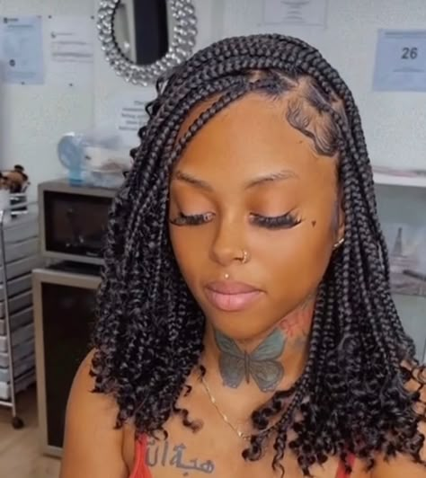 Box Braid Bob With Curly Ends, Braids In The Front Plaits In The Back, Latest Ghana Weaving Hairstyles 2024, Bob Braids With Curly Ends, Bob Box Braids With Curly Ends, Knotless Braid Bob, Short Knotless Braids With Curly Ends, Shoulder Length Braids, Knotless Bob