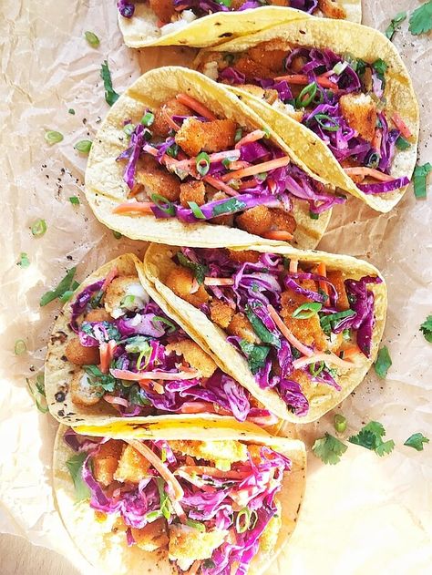 Fish Stick Tacos, Crispy Fish Tacos, Skinnyish Dish, Soul Recipes, Fish Taco Recipe, Frozen Fish, Crispy Fish, Fish Taco, Ww Freestyle