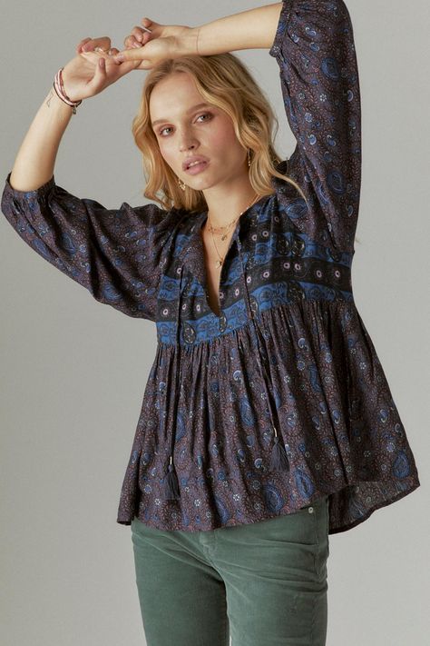 PRINT MIX PEASANT BLOUSE | Lucky Brand Boho Professional, Casual Indian Outfits, Baby Doll Tops, Japan Clothing, Cute Clothing Ideas, Capsule Wardrobe Inspiration, Western Top, Polished Casual, Babydoll Blouse