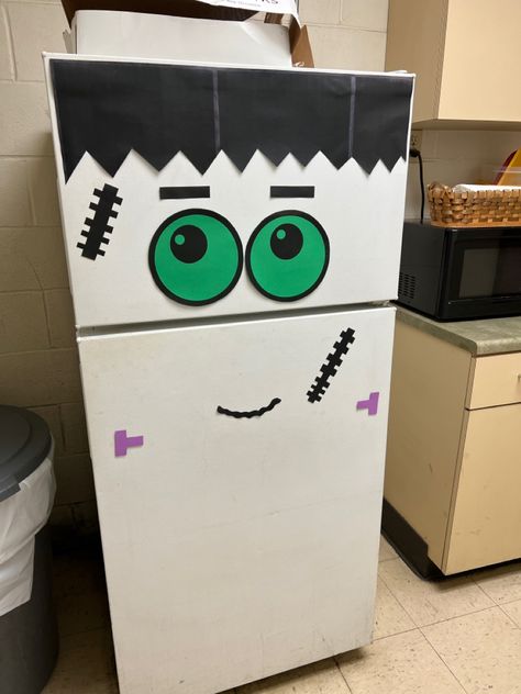 Halloween Refrigerator Decor, Halloween Wow Fridge, Halloween Fridge Decorations, Refrigerator Decor, School Nurse Office, Fridge Decor, Nurse Office, Office Door, School Nurse