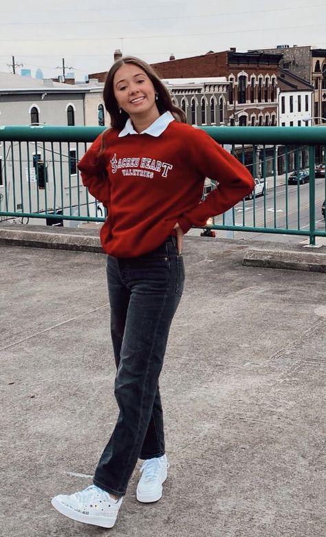 Maroon Sweatshirt Outfit, Maroon Hoodie Outfit, Maroon Sweater Outfit, Red Sweatshirt Outfit, Maroon Shirt Outfit, Red Hoodie Outfit, Red Shirt Outfits, Hoodie Outfit Aesthetic, Red Sweater Outfit