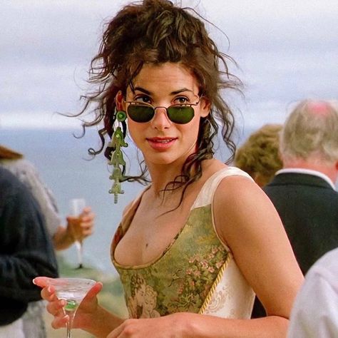 Sandra Bullock Hair 90s, Sandra Bullock Hair, Bionic Woman, Sandra Bullock, Hollywood Celebrities, Girl Next Door, A Drink, Round Sunglass Women, American Actress