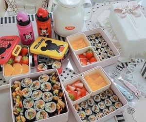 Image in Korean👄foods&drinks collection by Ichikawa tsubaki Picnic Food Ideas Asian, Korean Picnic Aesthetic, Food Ideas Asian, Korean Picnic, Barbecue Spare Ribs, Picnic Food Ideas, Picnic Date Food, Picnic Aesthetic, Meat Recipe