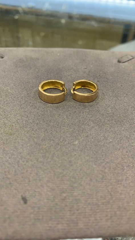 Gold Bali, Gold Earrings Models, Cotton Saree Designs, Bali Earrings, Mens Gold Bracelets, Gold Designs, Golden Earrings, Business Style, Gold Bracelets