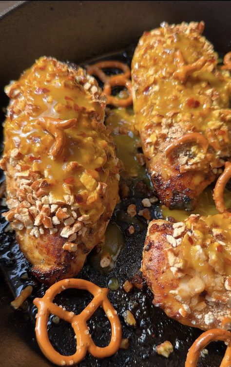 Honey Mustard Pretzel Chicken Honey Mustard Pretzel Chicken, Mustard Pretzel Chicken, Pretzel Chicken, Mustard Pretzels, Honey Mustard Pretzels, Hot Honey Chicken, Homemade Honey Mustard, Chicken Thighs Recipes, Chicken Recipes Video