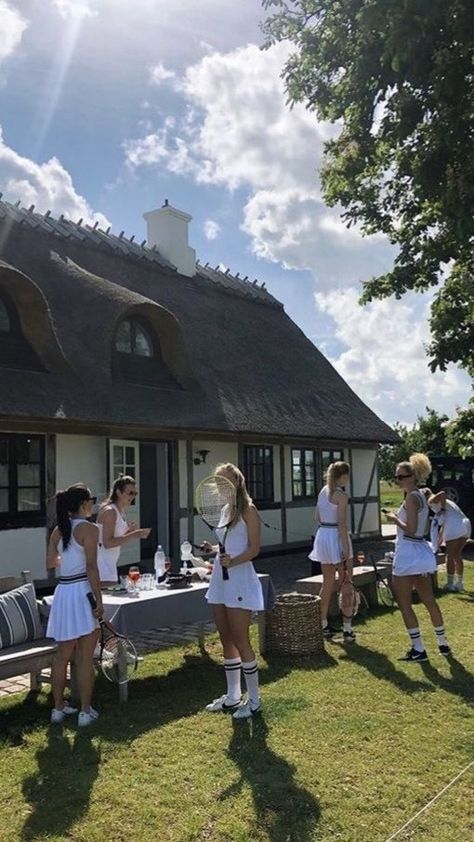 Old Money Tennis Outfit, Rich Private School Aesthetic, Old Money Tennis, Old Money Life, European Summer Travel, Boarding School Life, Summer Travel Aesthetic, Old Money Lifestyle, Boarding School Aesthetic