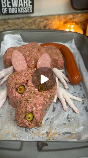 Good Vibes Cooking on Instagram: "Is this the WURST or cutest meatloaf you've ever seen!? 😂 #dinnerideas #meatloaf #lowcarb #lol" Halloween Meatloaf Ideas, Monster Meatloaf, Halloween Meatloaf, Mummy Meatloaf, Meatloaf, Holidays Halloween, Good Vibes, Low Carb, Halloween