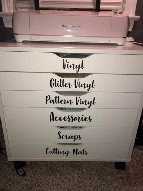 How To Organize Crafts In A Small Space, Silhouette Cameo Office Setup, Circuit Room Organization, Cricut Area Organization, Sublimation Room Ideas, Small Cricut Workspace Ideas, Cricut Craft Room Ideas On A Budget, Craft Room Ideas Cricut, Home Craft Room Ideas