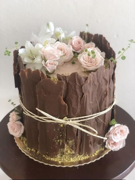 Floral Cake Decorating Ideas, Tier Cakes Birthday, Three Tiered Wedding Cake, Chocolate Flower Cake, Square Cake Designs, Floral Theme Cake, Tårta Design, Floral Cake Design, Chocolate Cake Designs