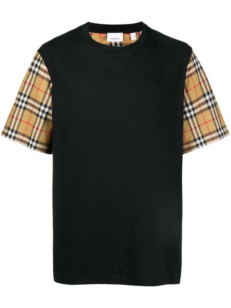 BURBERRY BURBERRY CHECK SLEEVE T-SHIRT - 黑色. #burberry #cloth Burberry T Shirt, Burberry Outfit, Beige Trench Coat, Soft Black, Scarf Print, Black Tshirt, Black Cotton, Fashion Brand, Black Shirt