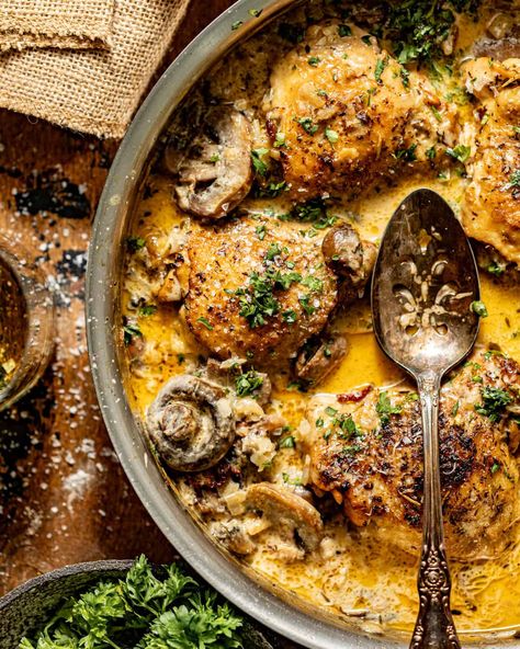 Creamy Coq Au Vin Blanc Coco Vin Chicken, White Wine Mushroom Chicken, Coq Au Riesling, White Wine Chicken Stew, Chicken Coq Au Vin, Coq Au Vin Recipe, White Wine Recipes, Chicken Wine, White Wine Chicken