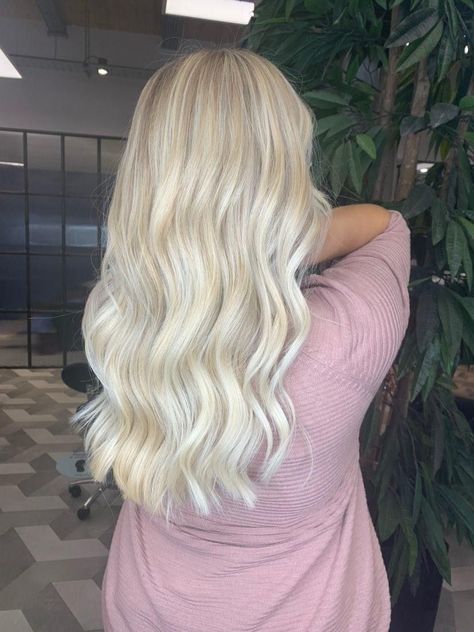 Blonde balayage 2020 Hair Inspo Color Blonde Balayage, Full Head Blonde Foils, Blonde Hair Goals, Ice Blonde Hair, Bright Blonde Hair, Wedding Hair Colors, Warm Scarves, White Blonde Hair, Dyed Blonde Hair