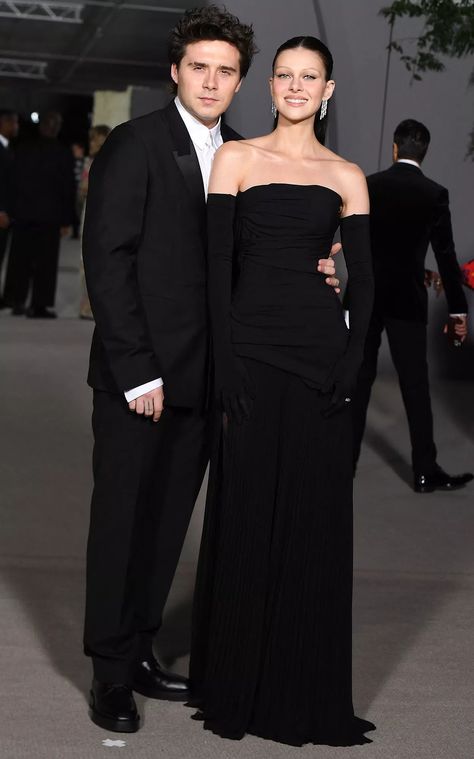 Nicole Peltz, Nicolas Peltz, Brooklyn Beckham, Female Actresses, David Beckham, Celebrity Look, Strapless Dress Formal, Beautiful Dresses, Influencer