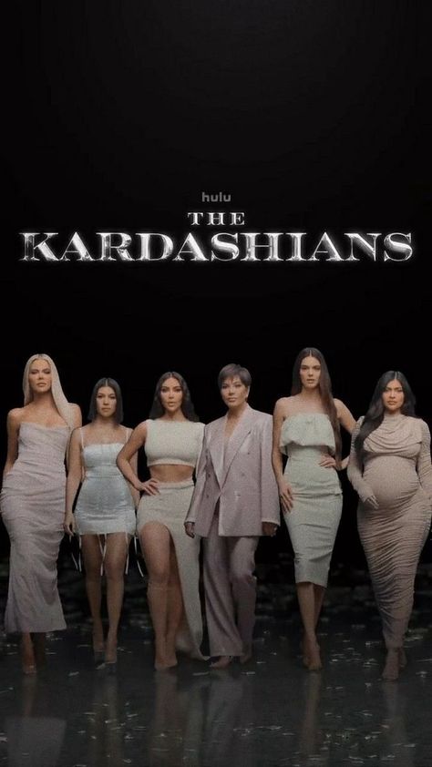 The Karjenners, The Kardashians Aesthetic, Kardashian Family Photo, Kardashian Aesthetic, Celebrity Relationships, Kylie Jenner Icons, Kily Jenner, Kylie Jenner Photoshoot, Kardashian Show