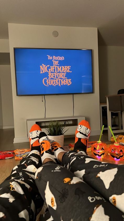 Halloween Date Ideas Aesthetic, Couple In Pajamas Aesthetic, Halloween Pajamas Matching, Matching Pjs Halloween Couple, Matching Halloween Pajamas Black Couples, Halloween Matching Pjs Couples, Matching Halloween Pajamas For Couples, Halloween Ideas With Boyfriend, Cute Fall Couple Aesthetic