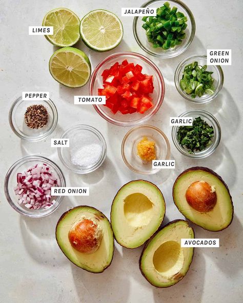 Good Guacamole Recipes, Kris Jenner Guacamole Recipe, How To Make Homemade Guacamole, Perfect Guacamole Recipe, How To Make The Best Guacamole, Low Calorie Guacamole Recipe, Best Homemade Guacamole Recipe, Authentic Mexican Guacamole Recipe, Avocado Guacamole Recipes