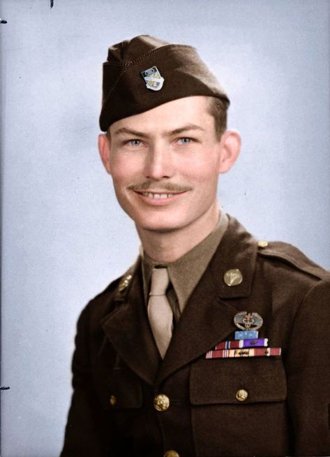 Desmond Doss, Conscientious Objector And Medal Of Honor Recipient. He Was Given The Medal Of Honor For His Actions At Hawksaw Ridge, During The Battle Of Okinawa, Where He Carried 75 Wounded Men To Safety Under Heavy Enemy Fire Desmond Doss, Colorized History, Hacksaw Ridge, Medal Of Honor Recipients, Combat Medic, Native American Chief, Tom Sawyer, Frederick Douglass, British Soldier