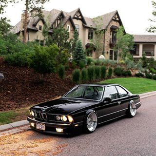 BMW E24 M635CSi (M6) (1985-1989) . 🤙Tag your friends 🤙 📷 @berlin_klassik 🚘 @b_stouffs . The original E24 was better known as the 'Shark Nose' and was marketed as an M635i in Europe, and the M6 in the USA. The big 6-series arrived as a stylish, beautifully engineered 2-door 2+2 coupe, aesthetically the overall design is a little pudgier than the preceding Bmw E9, but none the worse for it because the 6-series still looks fabulous from every direction. This is the sort of car that has to be 635csi Bmw, E24 Bmw, Autos Bmw, Bmw 635 Csi, Jeep Sahara, Bmw Old, Bmw 635, Bmw 320, Bmw Z4 Roadster