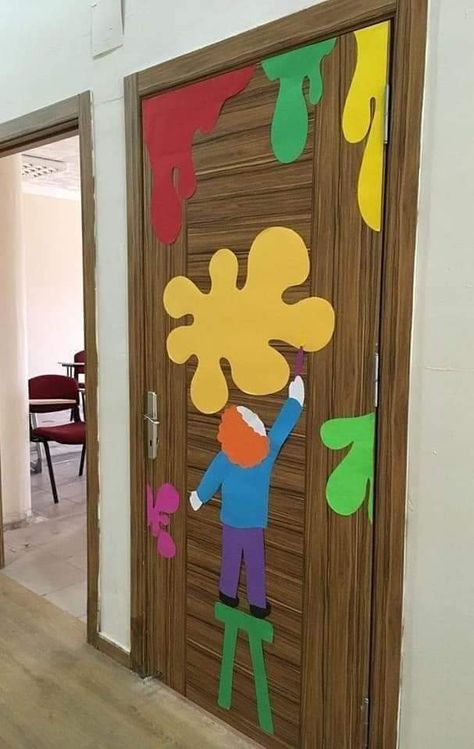 School Door Painting Ideas, Art Classroom Door Decoration, Kindergarten Classroom Decorations Ideas Door Decorating, Door Decor Preschool, Kindergarten Door Ideas, Class Door Decoration Ideas, Art Classroom Door, Art Bulletin Boards, Preschool Decor