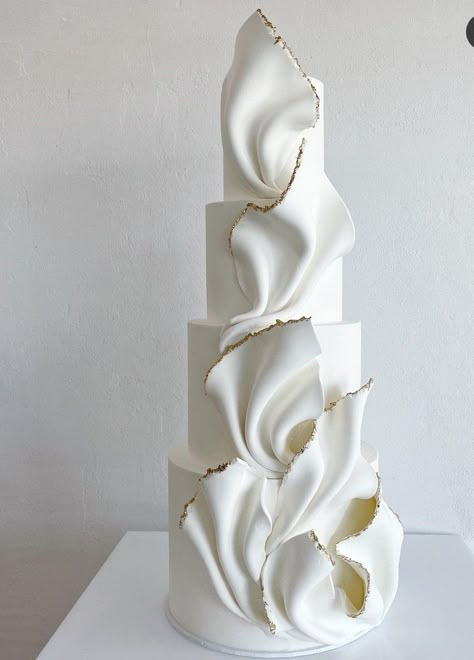 Tårta Design, Fancy Wedding Cakes, Elegant Birthday Cakes, Dream Wedding Decorations, Dream Wedding Cake, Luxury Wedding Cake, Creative Cake Decorating, White Wedding Cakes, Simple Wedding Cake