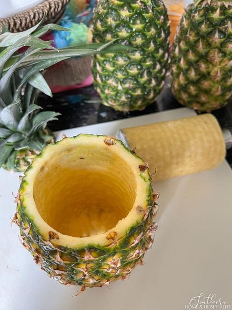 Hawaiian Centerpiece Ideas Diy, Hawaiian Party Decorations Hawaii Theme Table Settings, Luau Party Favors For Adults, Elegant Luau Party Ideas, Jimmy Buffett Party Ideas, Classy Luau, Pineapple Centerpiece Ideas, Hawaiian Centerpiece Ideas, Adult Luau Party