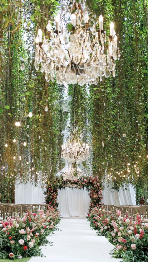 Floral aisles in pink and white with hanging greenery leading to a chuppah for a Jewish wedding ceremony in Portugal. Cherry Blossom Chuppah, Chuppah Floral Decor, Cherry Blossom Wedding Alter, Pink Chuppah, Wedding Chuppah Flowers, Wedding Venues Cherry Blossom, Chuppah Wedding, Floral Chuppah, Floral Aisle