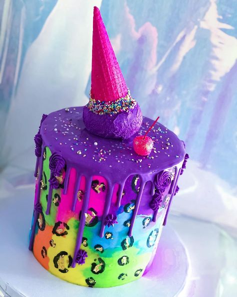 Lisa Frank Birthday Cake, Lisa Frank Cake, Lisa Frank Birthday, Lisa Frank Party, Lisa Frank Birthday Party, Cheetah Birthday, 6th Birthday Girls, Lisa Frank Stickers, 90's Birthday Party