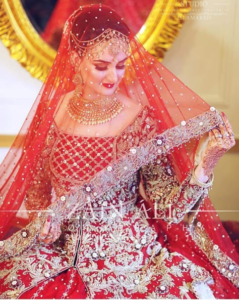 Dulhan Dp, शादी की तस्वीरें, Indian Bride Photography, Indian Bride Photography Poses, Kurta Lehenga, Bengali Saree, Bride Photos Poses, Indian Wedding Photography Couples, Indian Wedding Couple Photography