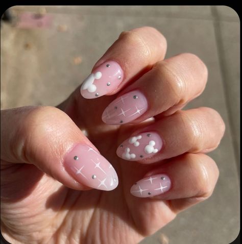 Cute Disney Nails Acrylic Simple, Simple Pink Disney Nails, Chrome Mickey Nails, Simple Disney Manicure, Red And White Disney Nails, Lowkey Disney Nails, Girly Disney Nails, Disney Nails Oval, January Disney Nails