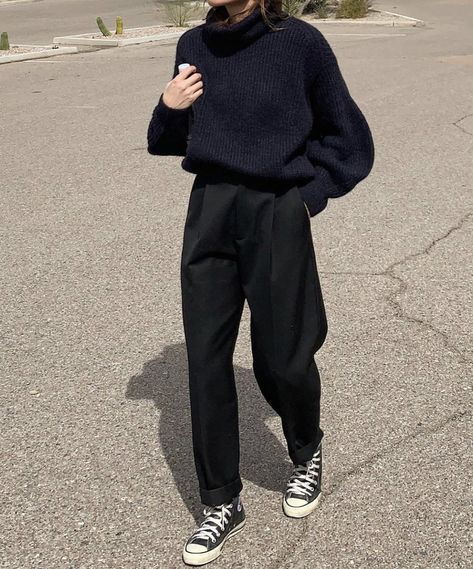 Outfits With Converse, 가을 패션, Korean Street Fashion, Looks Style, Casual Style Outfits, Mode Inspiration, Looks Vintage, Look Chic, Black Outfit