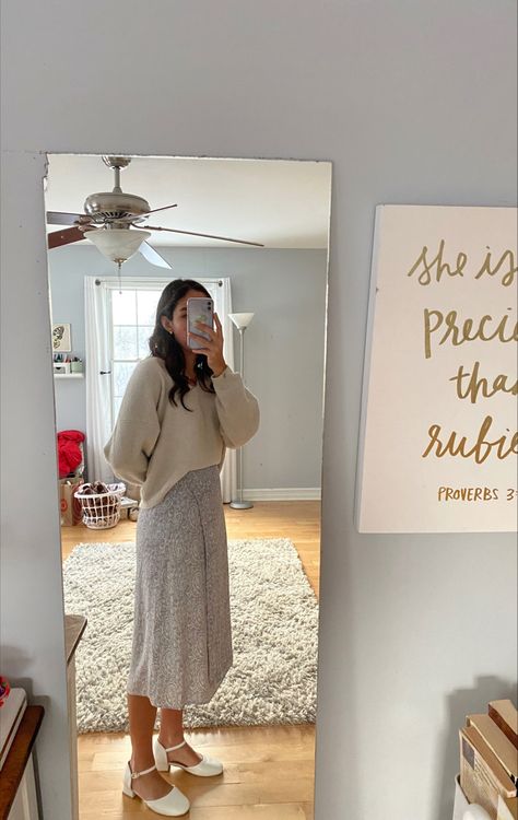 Modest Wardrobe Basics, Modest Student Outfits, Modest Summer Outfits Pentecostal, House Wife Aesthetic Outfit, Modest Womens Outfits, Long Skirt Outfits For Church, Modest Is Hottest Outfits, Christian Girl Autumn Outfits, Garment Friendly Outfits Lds