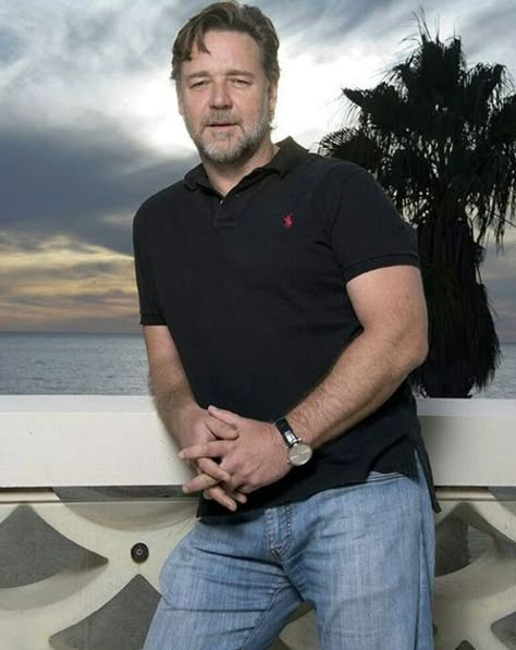 Russel Crowe, Celebrity Mugshots, Beard Images, Headshot Poses, Райан Гослинг, Russell Crowe, Tv Actors, Walk Of Fame, Celebrities Male