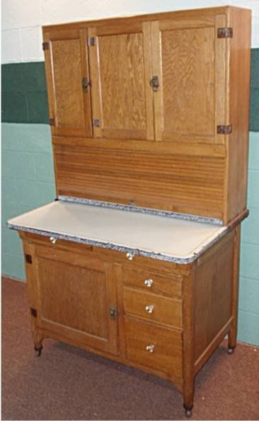 Old Oak Hoosier Cabinet - Love it! Antique Hoosier Cabinet, Antique Kitchen Cabinets, Antiques Value, Vintage Kitchen Cabinets, Hoosier Cabinets, Old Kitchen Cabinets, Hoosier Cabinet, Craftsman Kitchen, Cabinetry Design